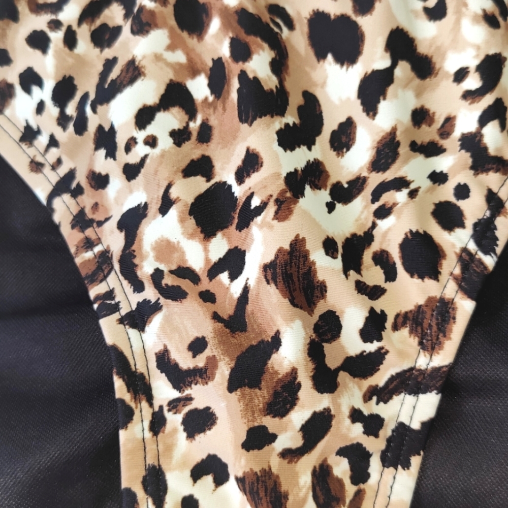 NWT Printed Ruched Back Low Rise Bottom.. - Picture 6 of 7